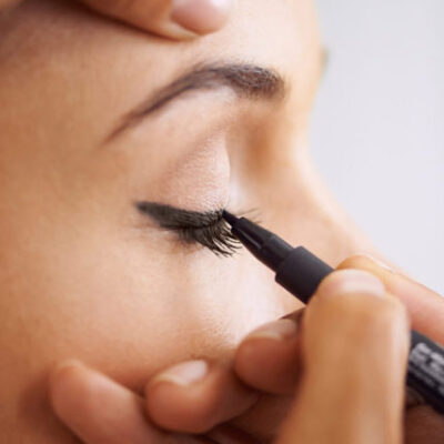 Factors to Consider When Putting on Eyeliner